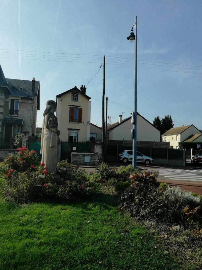 Loue Studio Propre !, Endroit Tres Calme, A 5 Minutes Gare Mantes La Jolie, Bagian luar foto